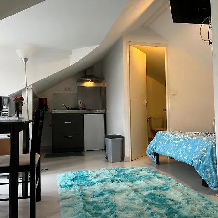 بيت ضيافة Studio-meuble Hypercentre بُواسي